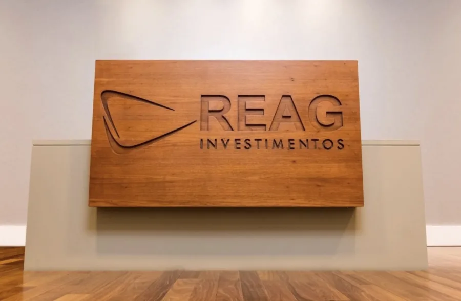 Reag Investimentos (REAG3): Empresa brasileira de destaque na Bolsa aparece em investigação inédita