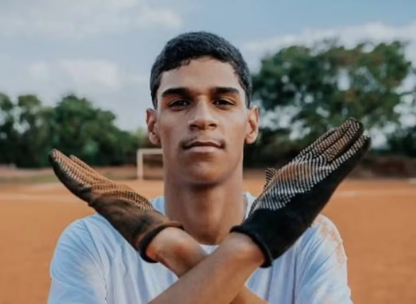 Iran Ferreira, o Luva de Pedreiro, está internado em hospital de João Pessoa desde esta terça (12). Aos 23 anos, ele segue sob cuidados médicos e ainda não tem alta prevista.