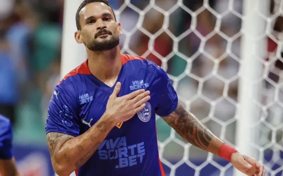 Willian José converte pênalti e coloca o Bahia em vantagem contra o Corinthians na Neo Química Arena