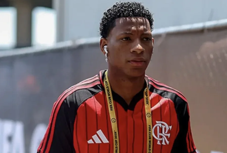Flamengo amplia vantagem no Beira-Rio com gol de Plata após erro do Inter