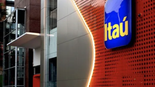 Itaú lucra R$ 11,5 bi no trimestre, mas fecha 300 agências e corta empregos