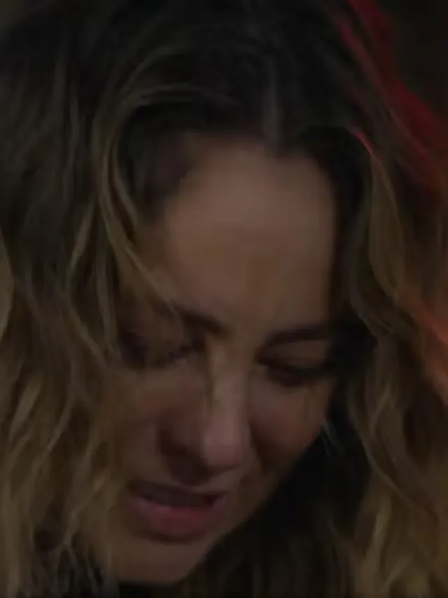 Novela Vale Tudo Hoje: Tiago flagra Heleninha muito mal e reage