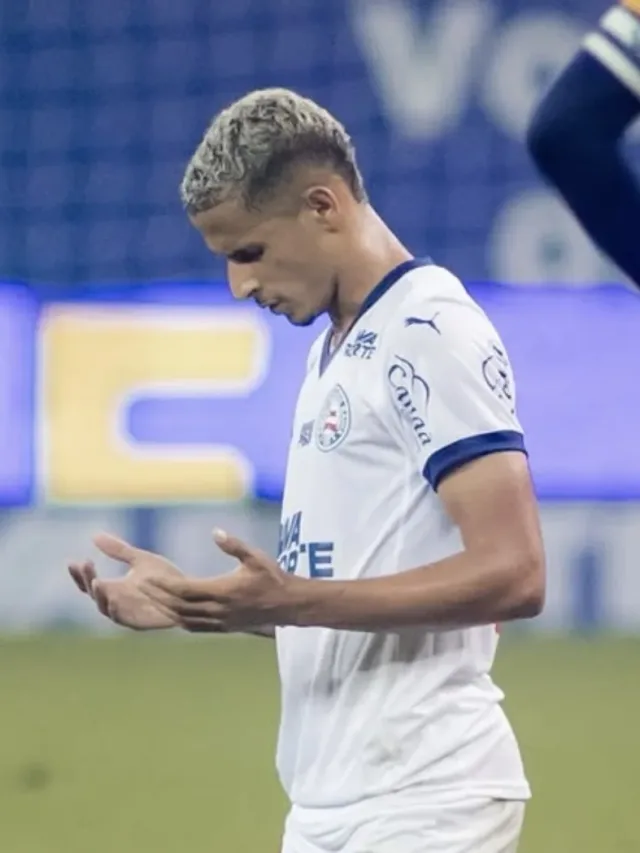 Luciano Juba do Bahia abriu o placar no jogo Bahia x Santos