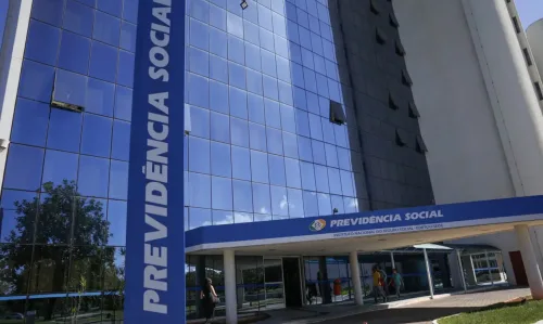 INSS suspende 8 bancos por desrespeitarem regra contra assédio a aposentados