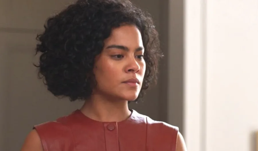 Maria de Fátima arma escândalo e transforma festa em caos na novela
