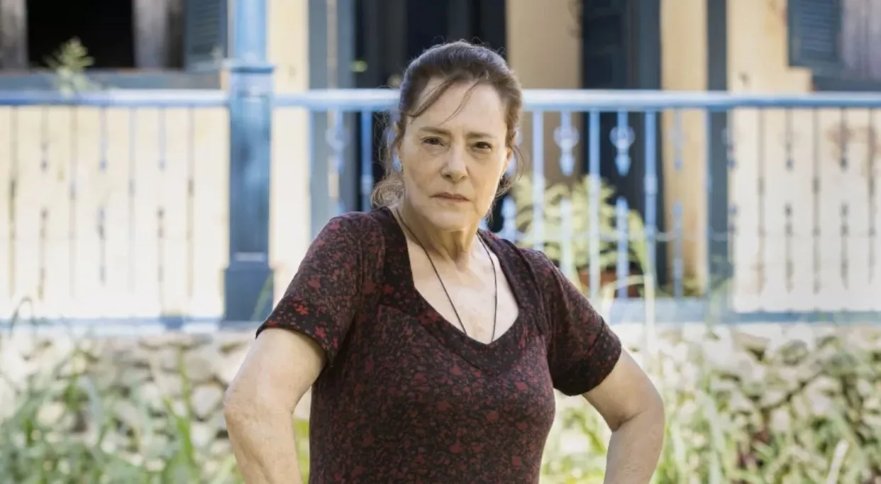 Cunegundes vivencia uma visão com Dom Pedro II, cena que adiciona simbolismo e misticismo ao capítulo, marcando sua personagem com novas camadas.