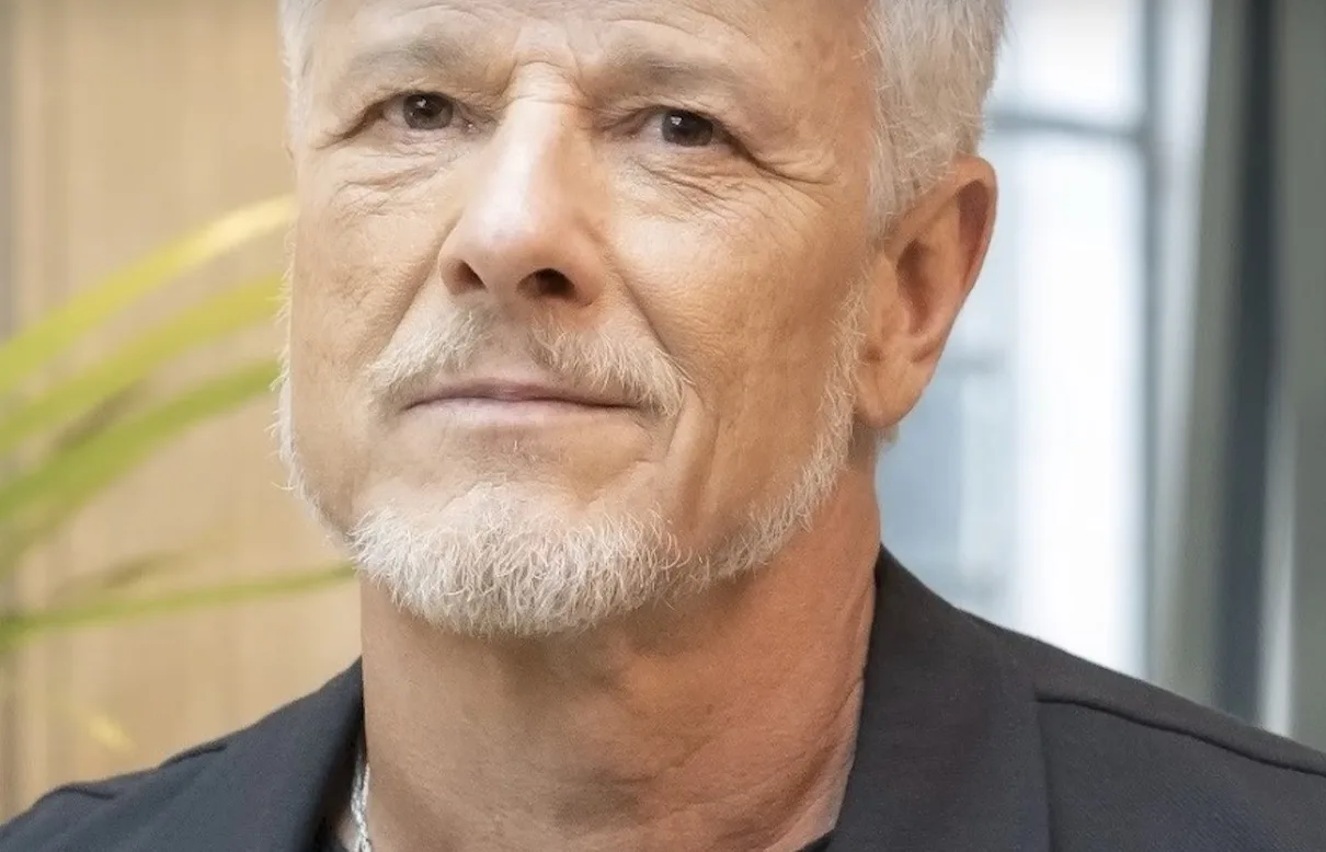 Jaques acredita ter caído em uma armadilha de Tânia, enquanto sonhos com Abel revelam o peso do passado que insiste em persegui-lo.