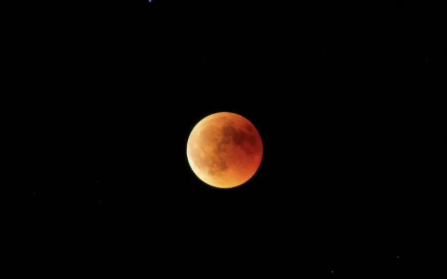 Eclipse lunar setembro 2025: evento dura 82 minutos neste domingo (7)