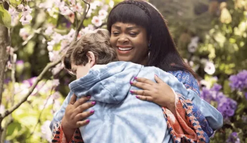 Sessão da Tarde exibe A Mulher que Veio do Céu e resgata clássica história da TV americana