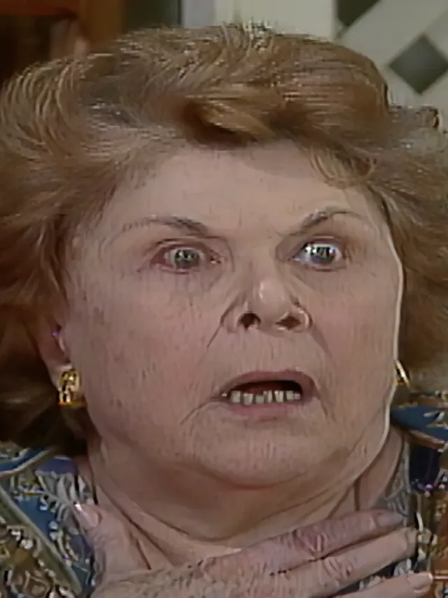 A Viagem novela de hoje, 9: Diná sofre ataque cardíaco em Búzios