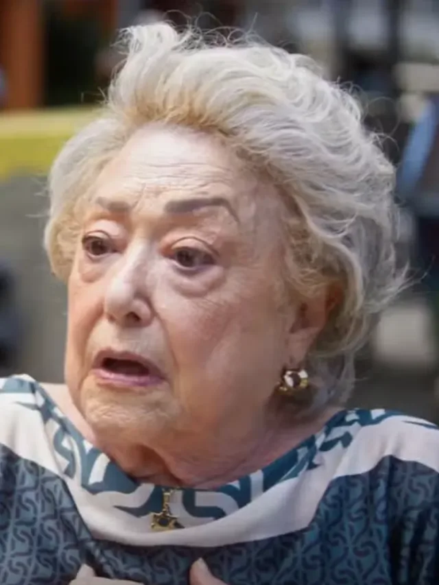 Novela Dona de Mim Resumo de quinta 04/09; Rosa sofre crise de memória