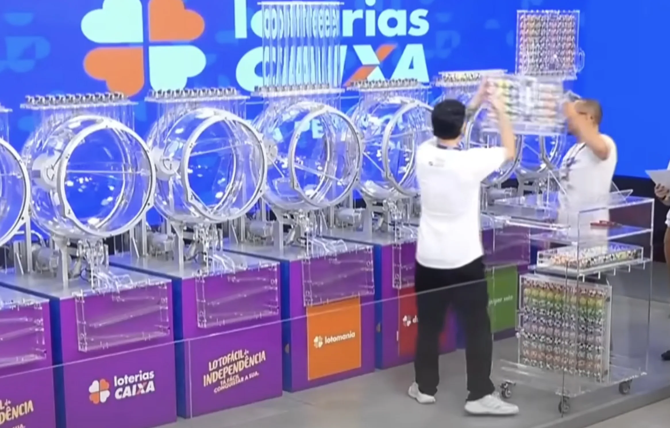 O concurso 3480 da Lotofácil será realizado hoje, 06/09/2025, às 20h em São Paulo. O prêmio acumulado chega a R$ 220 milhões, um dos maiores da história.