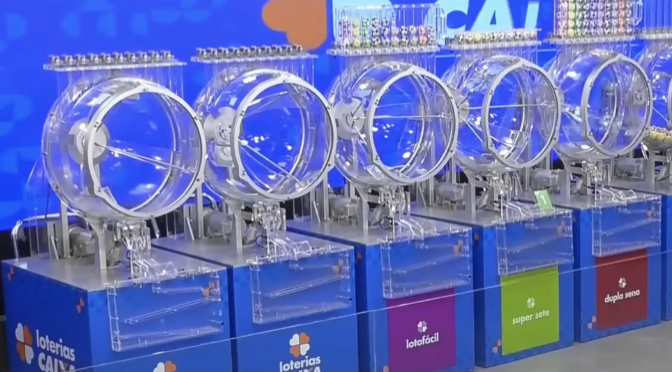 Os sorteios deste sábado prometem prêmios que fariam qualquer um repensar a garagem. De motos acessíveis a SUVs de luxo, as loterias da Caixa movimentam apostadores em todo o país.