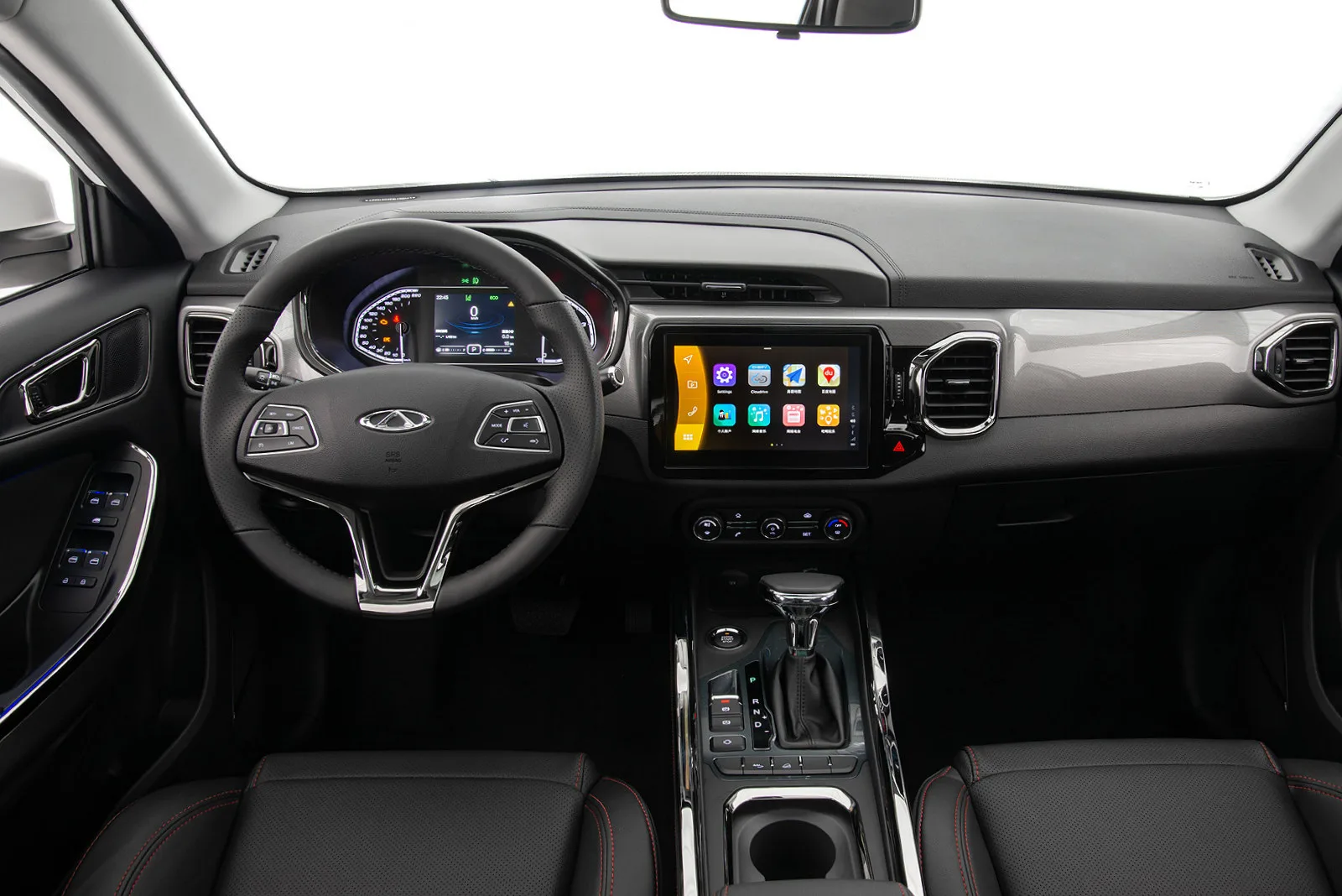 A transmissão CVT, tração dianteira e direção elétrica deixam a condução leve. O carro é fácil no trânsito e estável em viagens, mas o câmbio pode exigir manutenção cara.