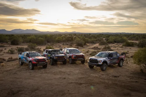 Ford Ranger Raptor completa quinze anos e mostra na Baja 1000 que robustez não se simula, se prova