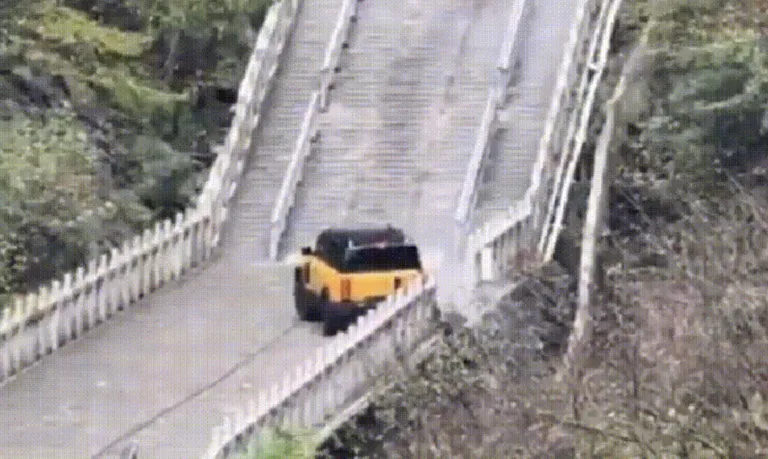 Chery erra feio e destrói pedaço de escadaria histórica na China com desafio do Fulwin X3L