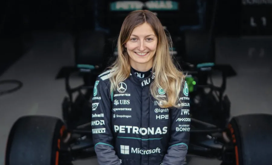 Uma mulher acabou de pilotar um carro da Mercedes na F1 e isso muda tudo? Veja o que aconteceu e por que isso pode virar o jogo