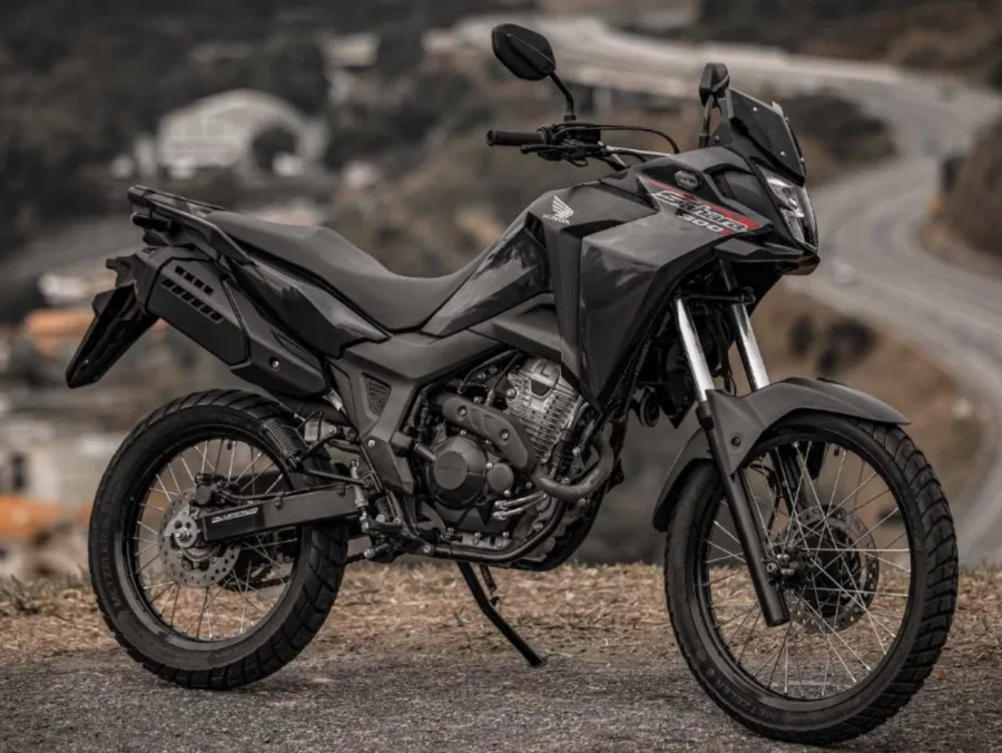 Honda Sahara 300 2026: tudo que mudou no preço e nas versões
