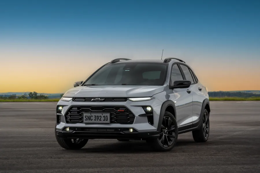 Você não vai acreditar no que a Chevrolet escondeu no novo Sonic, SUV revela consumo, potência e estratégia inesperada