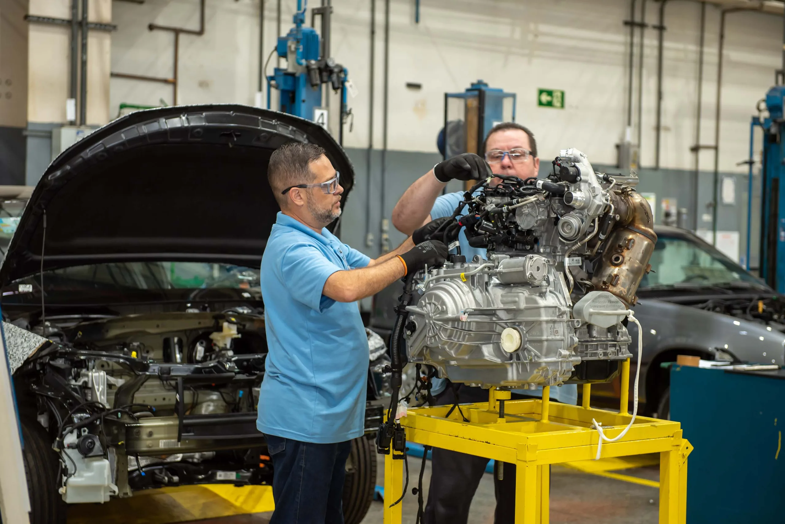 Novo Sonic chega com duas versões, motor turbo e consumo competitivo, tentando disputar mercado com rivais diretos sem entrar na faixa dos SUVs maiores